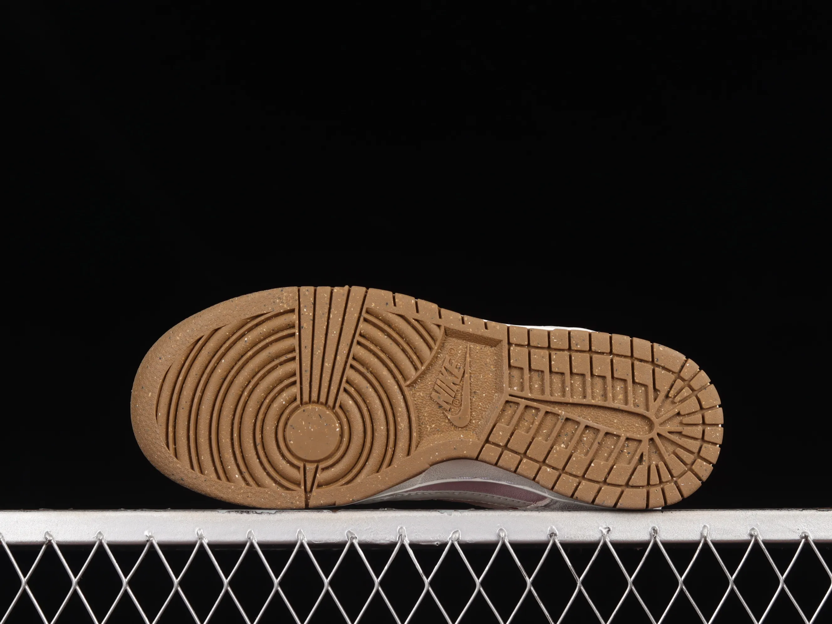 All categories Nk SB Dunk series Nk SB Dunk Low low-top sneakers Nk SB Dunk Low "85" red and white double hook SB low-top sports and leisure sneakers DO9457-100
